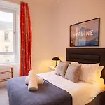 Newly Renovated Flat In Trendy Finnieston