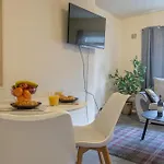 Large 3 Bed, Great For Contractors, With Private Parking