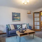 Glasgow, Spacious, 2 Bed With Parking