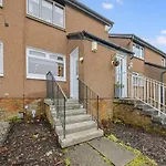 Stylish 2 Bed Property With Parking