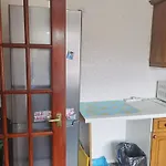 Glasgow Double Room Free Parking