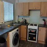 Glasgow, Comfy 2 Bed With Parking