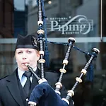 The Pipers\' Tryst Hotel