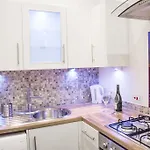 G11 West End Glasgow Apartment