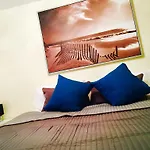 Macapartments -Queen Elizabeth House