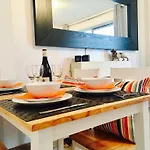Macapartments -Queen Elizabeth House
