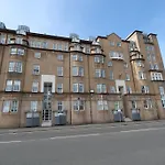 1081 Sauchiehall St
