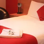 Newton Hotel