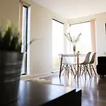 Diamond - Lochview Apartment