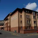 Cairncross House