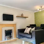Macapartments - Hawthorn House
