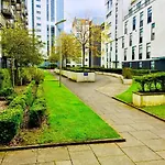 River Clyde West End Apartment - 2 Bedrooms