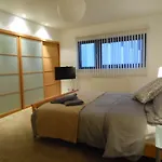 Modern 2-Bedroom Apt Near Sse Hydro And Sec
