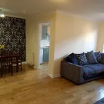 Great Western Road - 2 Bedroom Home