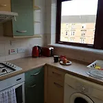 Great Western Road - 2 Bedroom Home