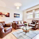 South Side Pleasance Apartment