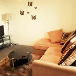 3 Bed Apartment Near Botanic Gardens