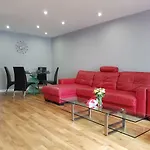Glasgow\'S Modern & Stylish 3 Bedroom Aparment
