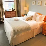 Wilson Street Apartment