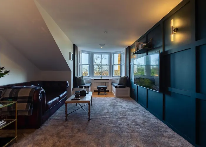 Loft On The Crescent - 5 Star Scottish Luxury - Prime West End Location