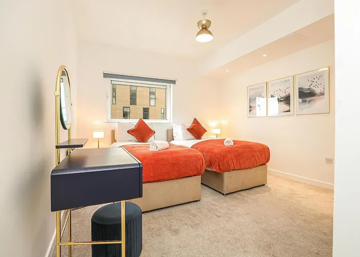 Riverside Modern 2 Bedroom Flat