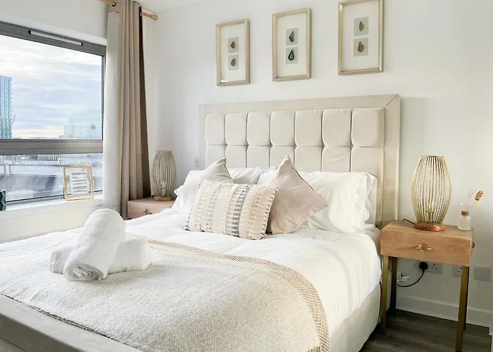 Stunning Riverview City Centre Apartment