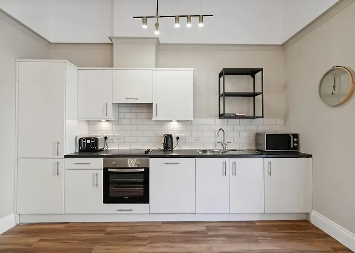 Grand 1 Bed Blythswood Apartment