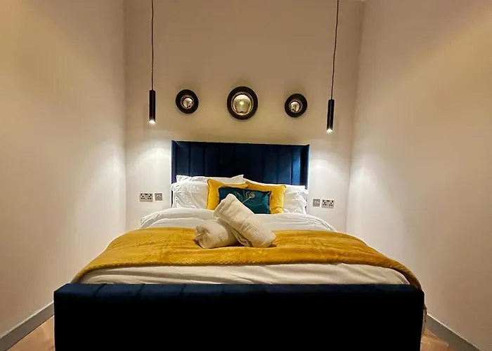 1 Bed Apt In West End