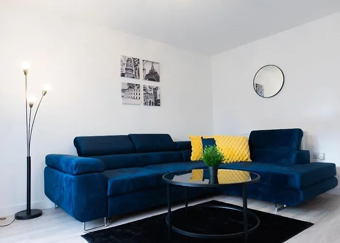 Stylish House With Private Parking