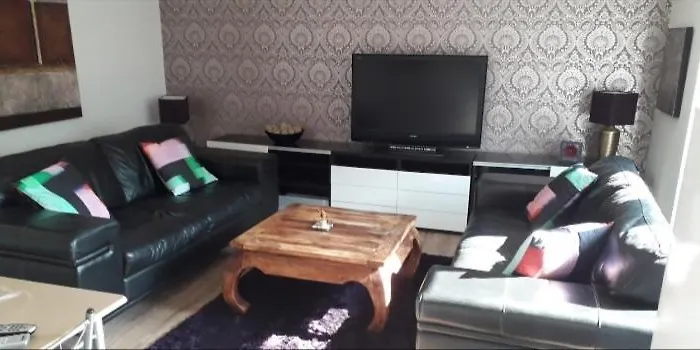 Spacious Modern Apartment