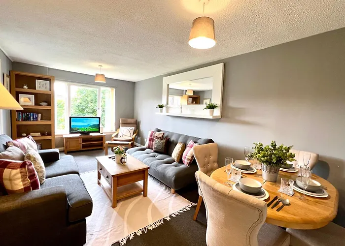 Spacious 2 Bed-Flat In Glasgow City - Free Parking