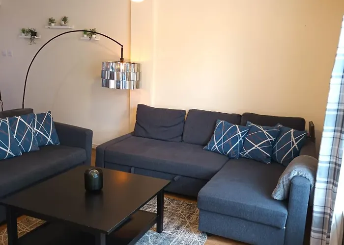 Fabulous 2 Bed Apt 10 Mins From City Centre