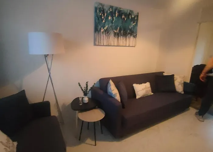 Glasgow, Comfy 2 Bed With Parking
