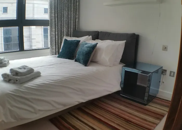 Buchanan Street 3 Bedroom Suite