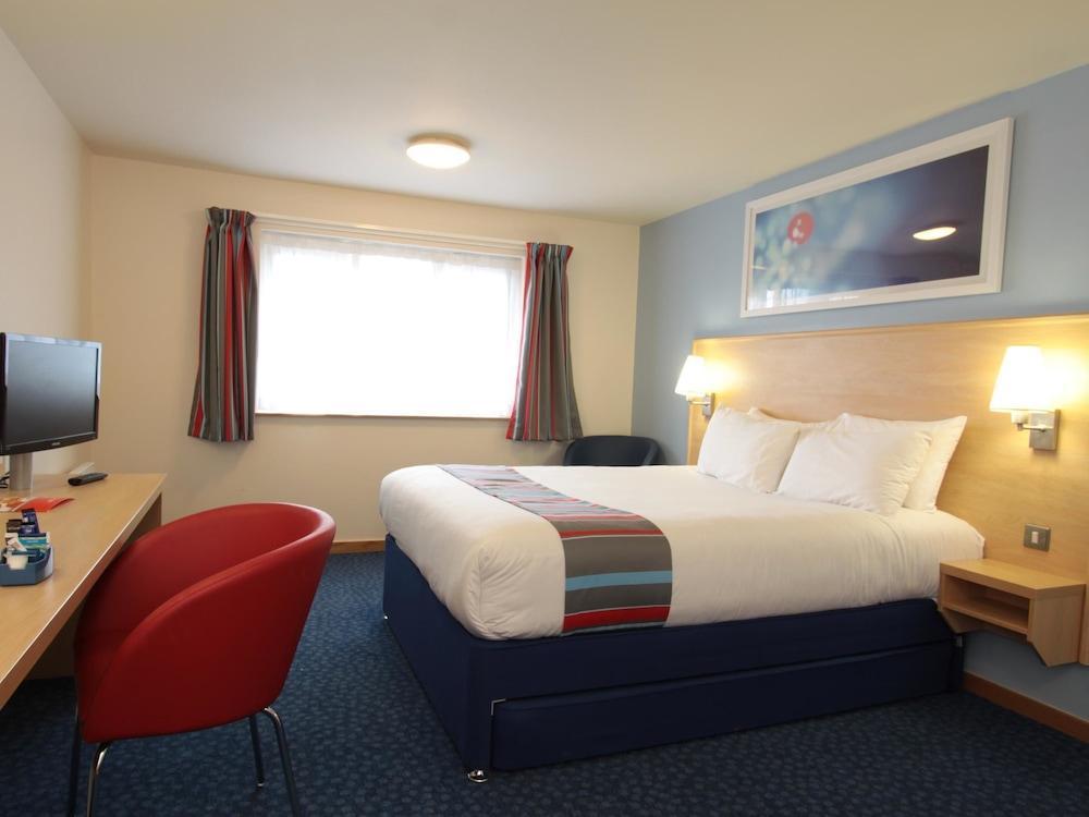 Hotel Travelodge Airport 3*