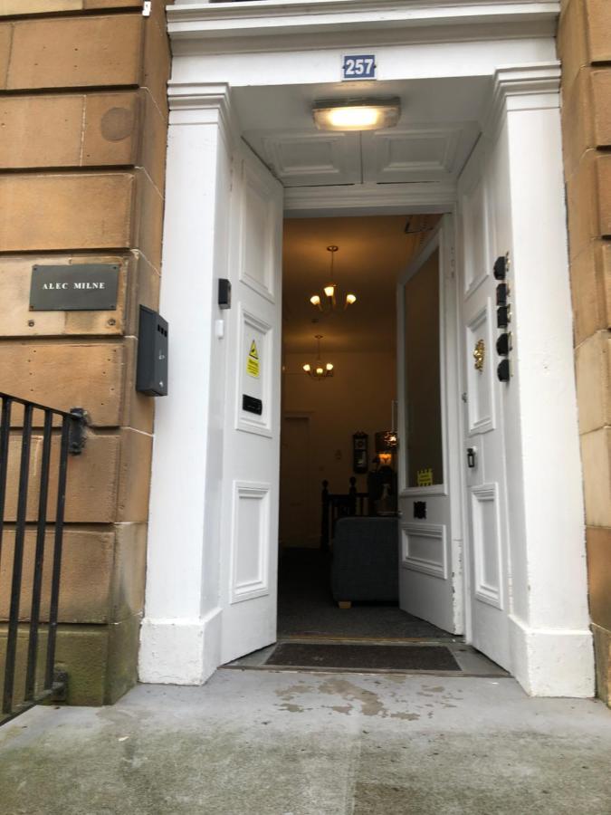 Renfrew At Centre Glasgow