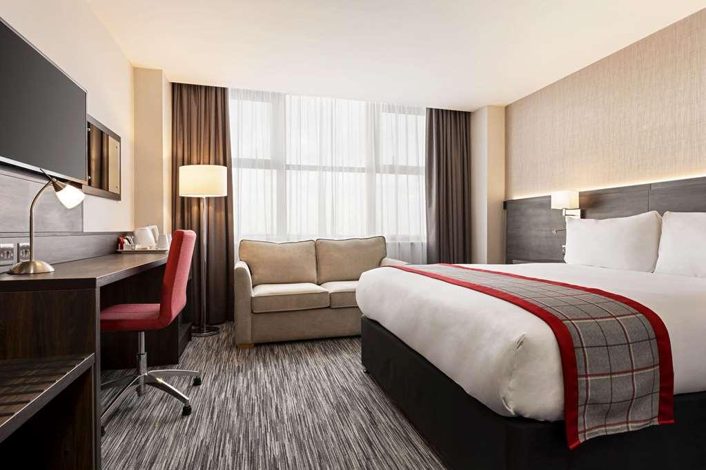 Ramada By Wyndham East Kilbride 3*