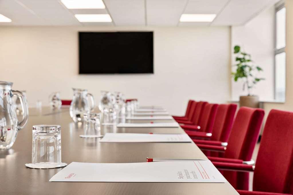 Ramada By Wyndham East Kilbride Hotel