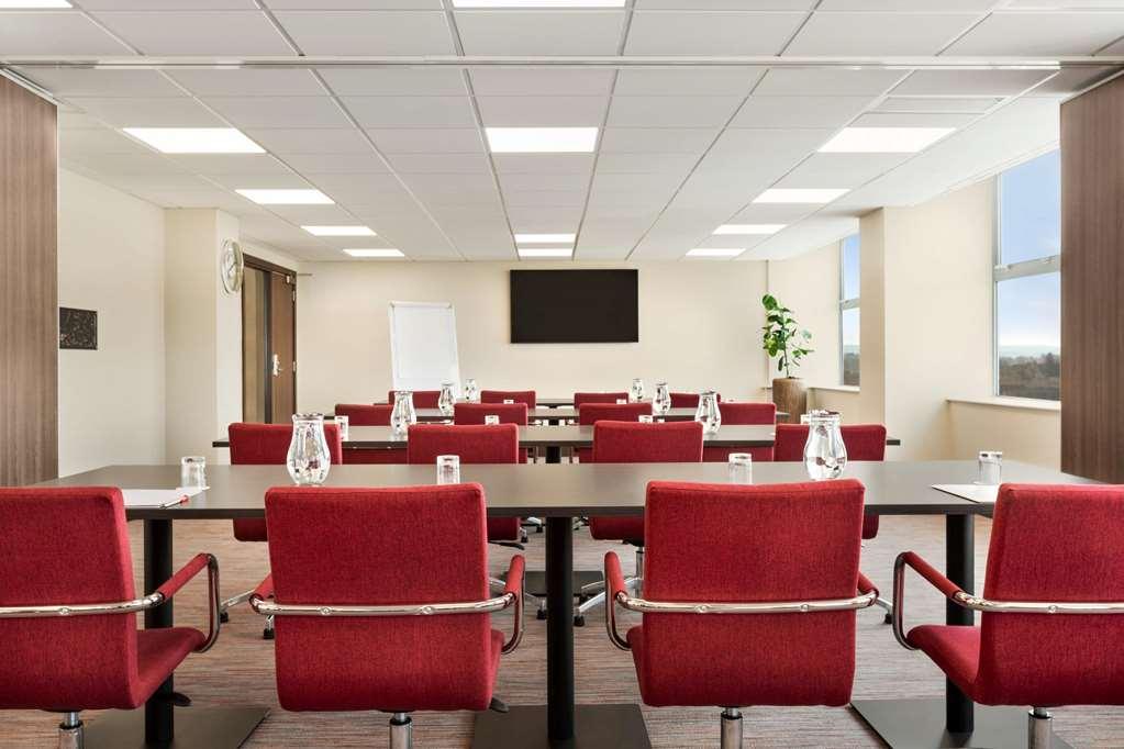 Ramada By Wyndham East Kilbride 3*