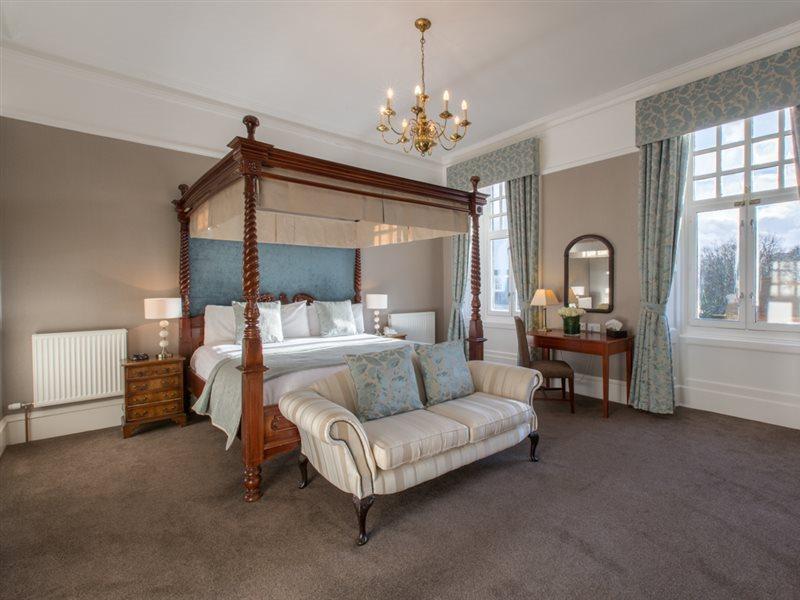 Sherbrooke Castle 4* Glasgow