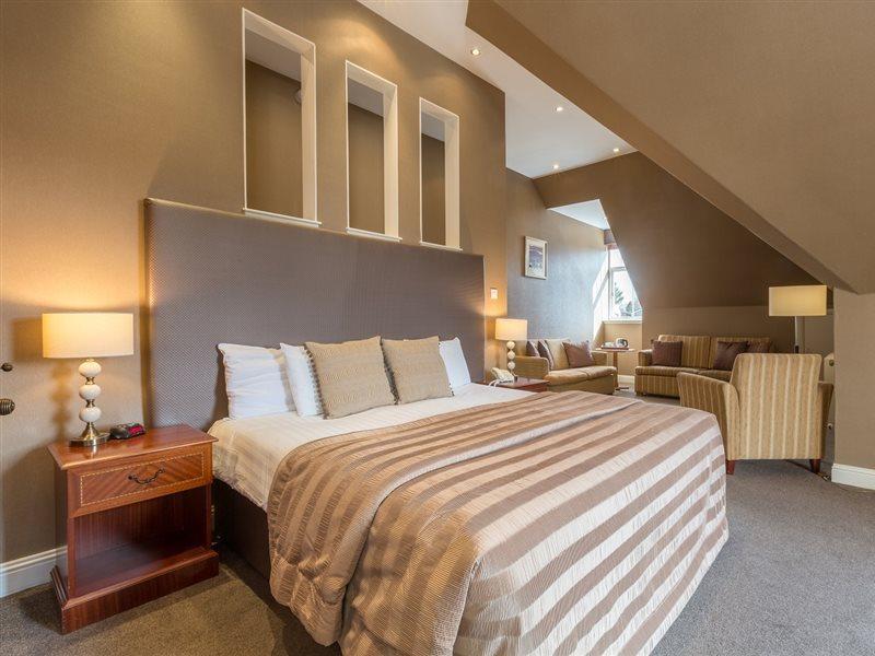 Hotel Sherbrooke Castle