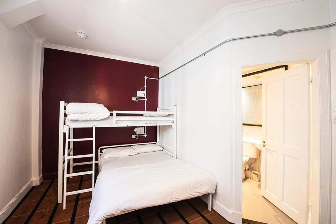 Safestay Charing Cross 3*