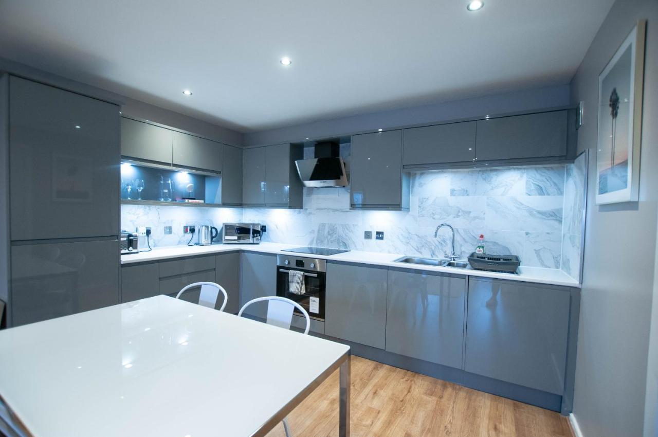 Stunning 2 Bed Merchant With Residents Parking *