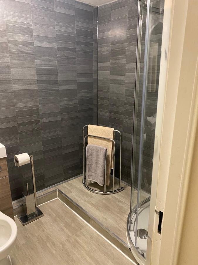 Bank Street Townhouse 3*