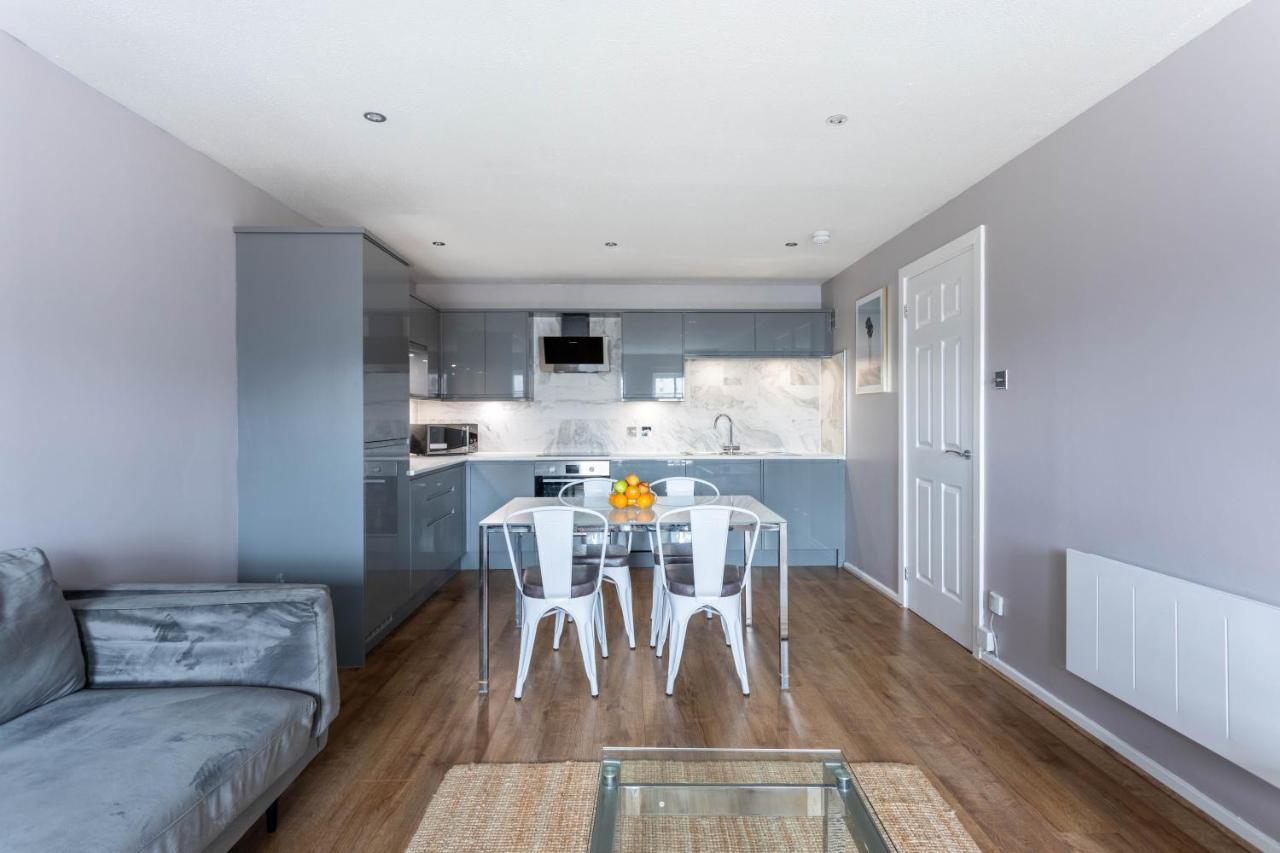 Apartment Stunning 2 Bed Merchant With Residents Parking