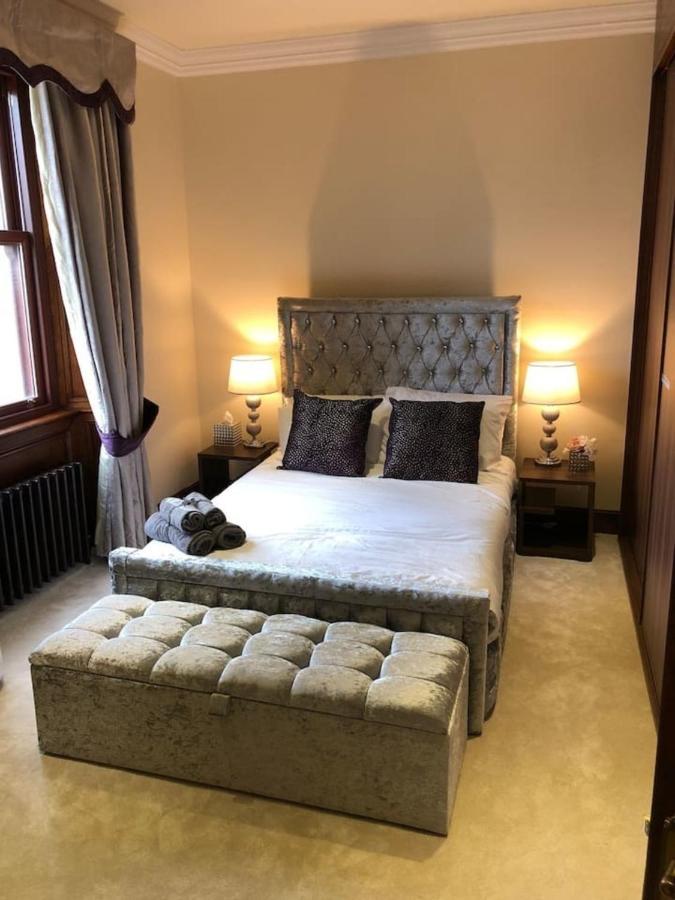 Beautiful 4-bed In * Glasgow