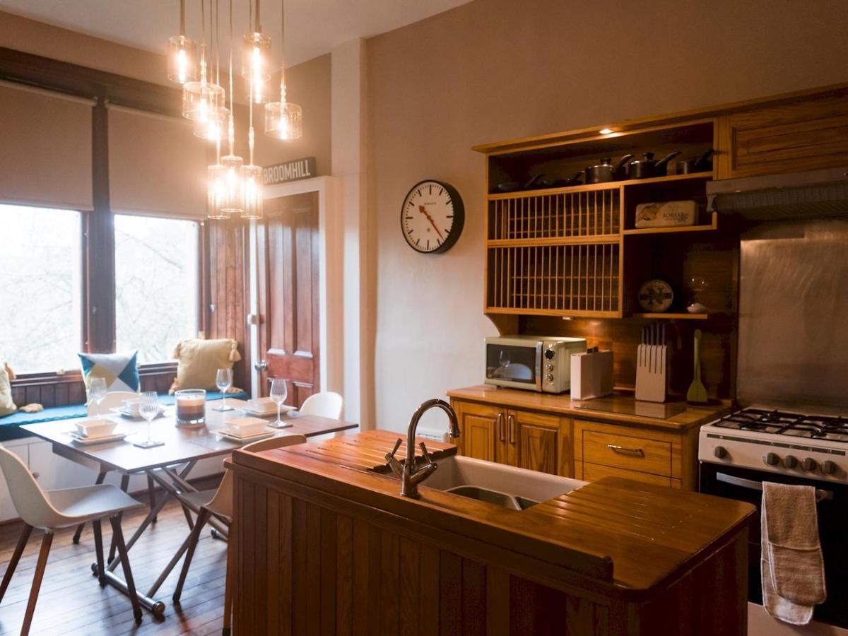 Apartment Pass The Keys Beautiful, Traditional 2 Bed Flat W Free Parking