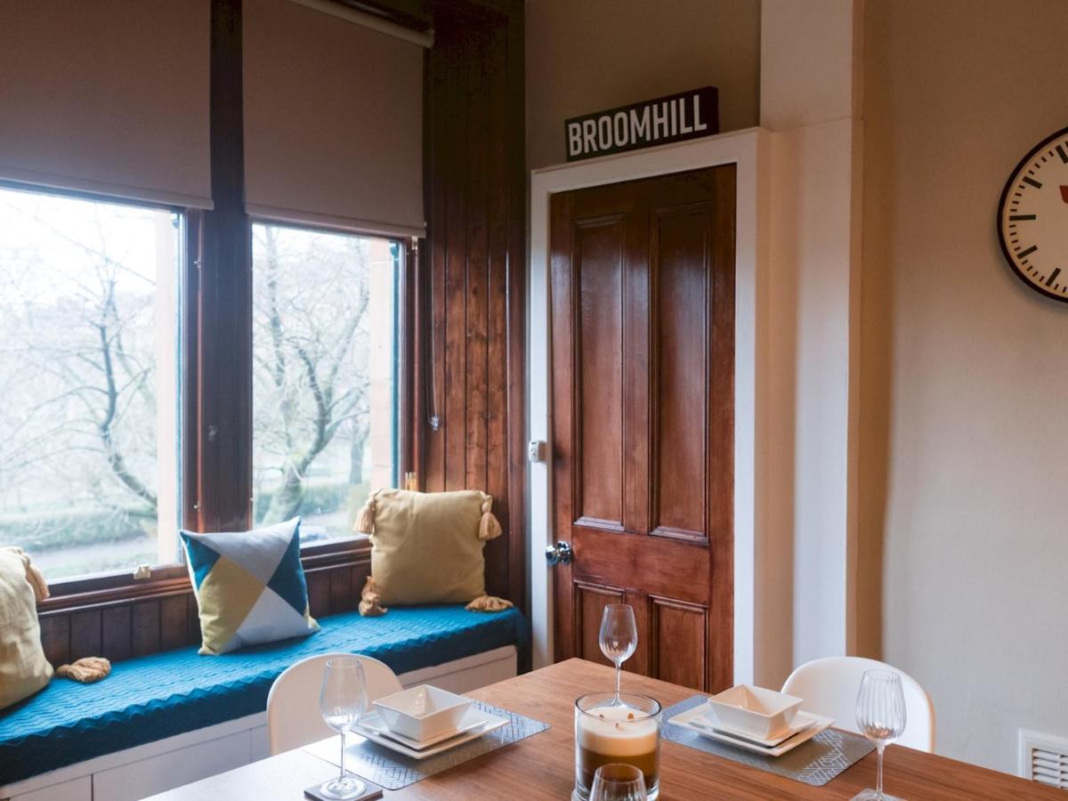 Apartment Pass The Keys Beautiful, Traditional 2 Bed Flat W Free Parking Glasgow