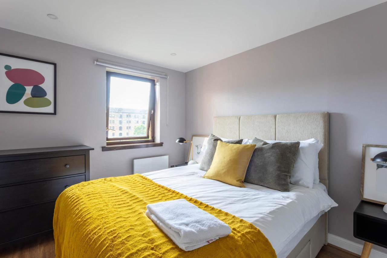 Stunning 1 Bed Merchant With Parking Apartment