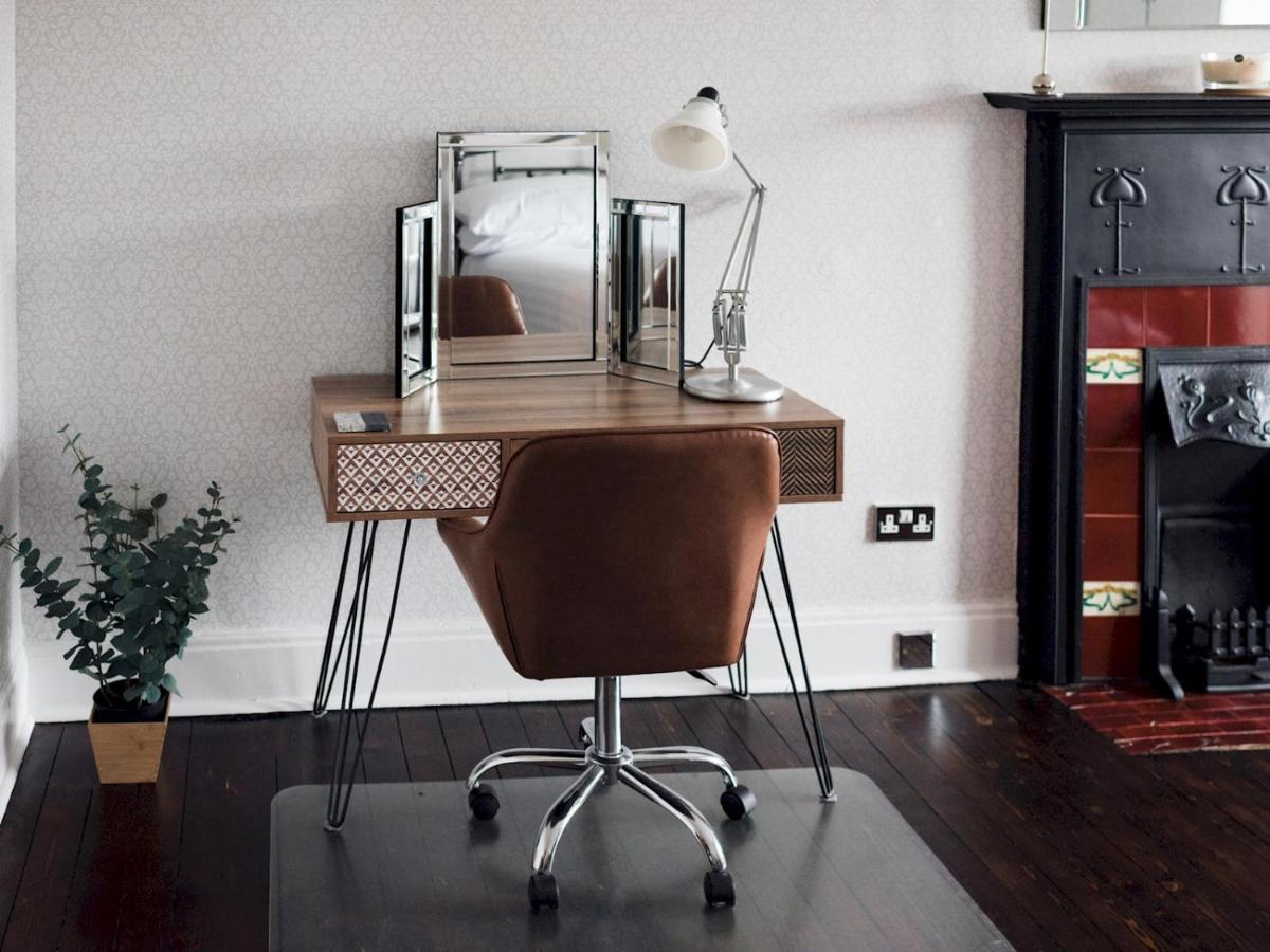 Apartment Pass The Keys Beautiful, Traditional 2 Bed Flat W Free Parking *